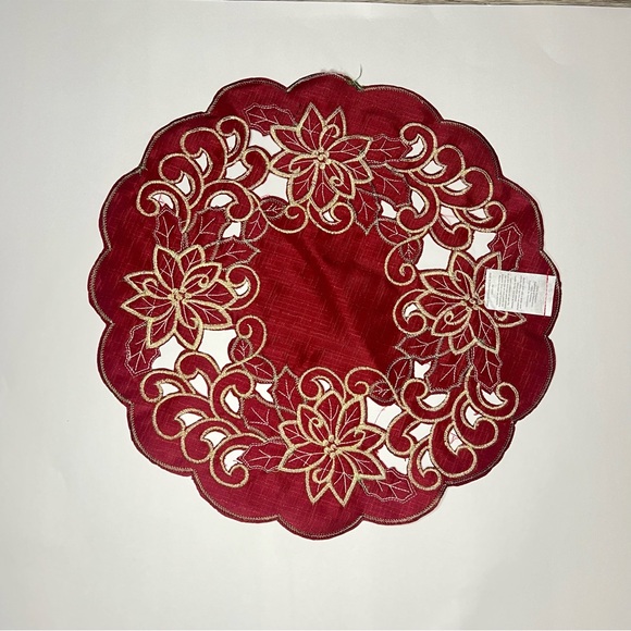 Christmas-themed, round, 4 embroidered placemats - Picture 2 of 6